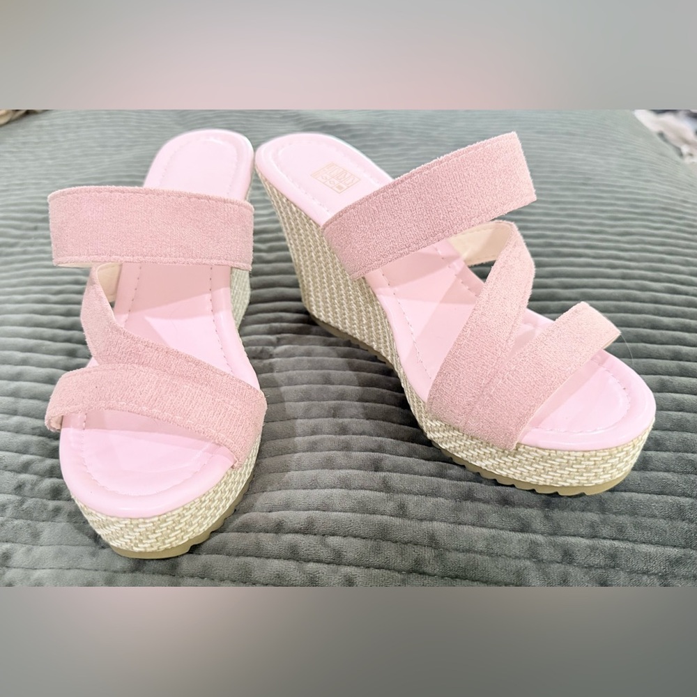 Pink Wedge Sandals, brand new size 8.